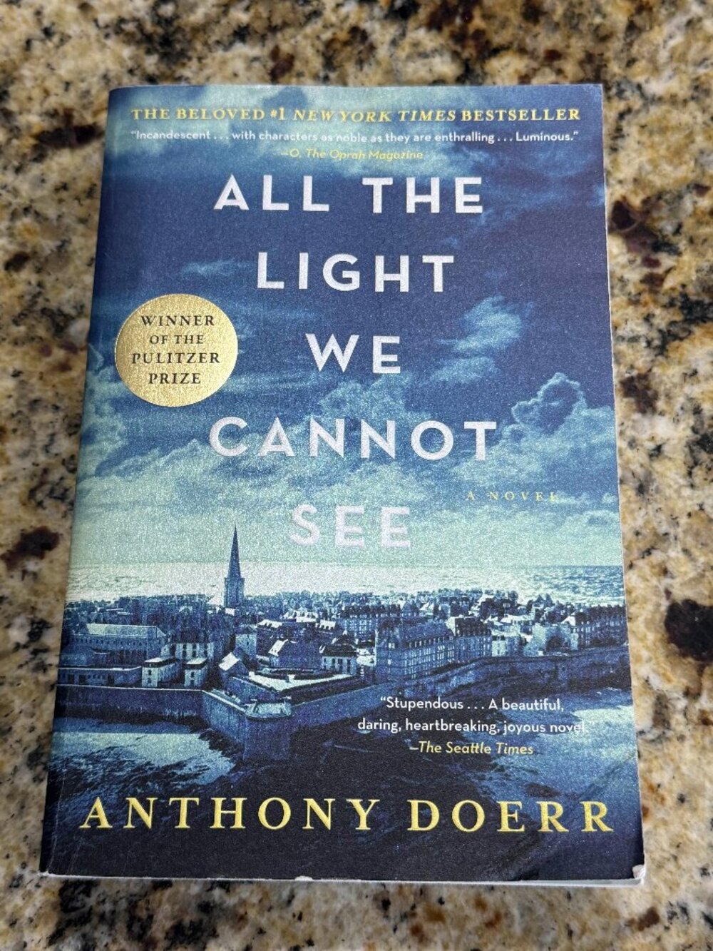 All the Light We Cannot See (Pulitzer Prize Winner)